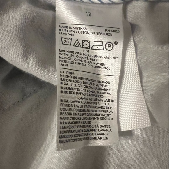 Old Navy Women's Charcoal Flat Front Shorts - Picture 4 of 4